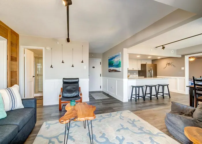 2 Bedroom With Beautiful Ocean And Bay Views *