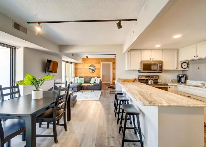 2 Bedroom With Beautiful Ocean And Bay Views